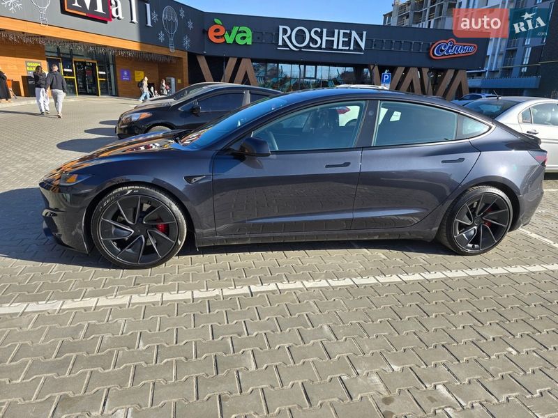 Седан Tesla Model 3 2024 в Киеве