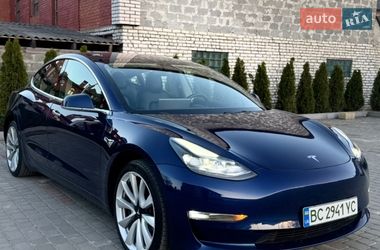 Седан Tesla Model 3 2018 в Львове