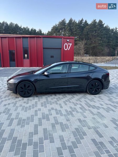 Седан Tesla Model 3 2024 в Львове