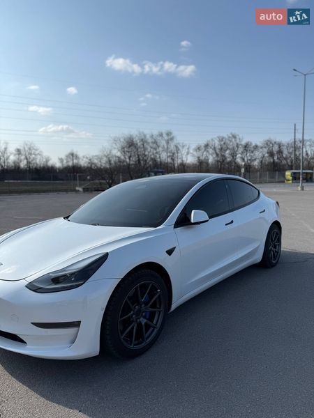 Седан Tesla Model 3 2021 в Запоріжжі