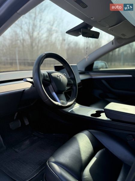 Седан Tesla Model 3 2021 в Запоріжжі