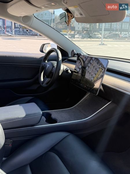 Седан Tesla Model 3 2019 в Києві