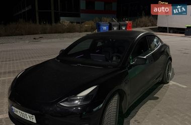 Седан Tesla Model 3 2021 в Киеве