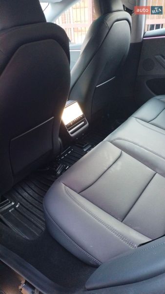 Седан Tesla Model 3 2025 в Полтаве