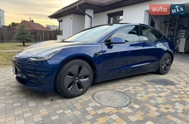 Седан Tesla Model 3 2019 в Львові