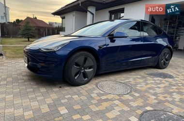 Седан Tesla Model 3 2019 в Львове