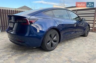 Седан Tesla Model 3 2019 в Львове