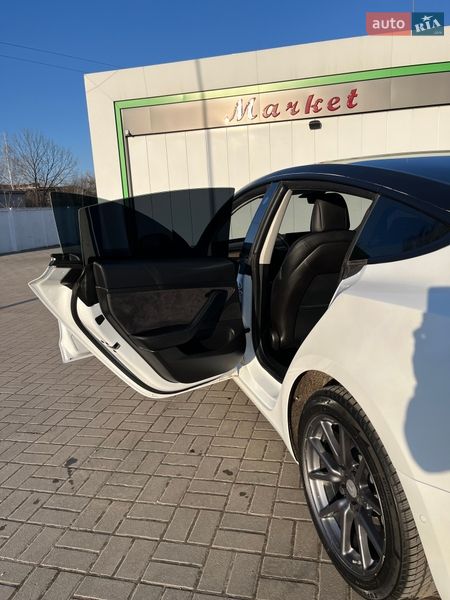 Седан Tesla Model 3 2019 в Житомире