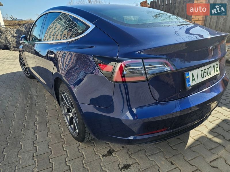 Седан Tesla Model 3 2018 в Киеве