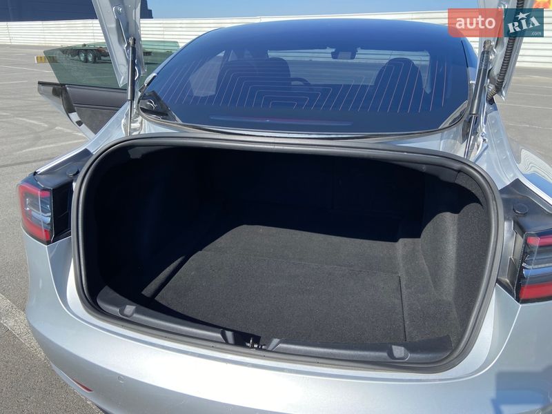 Седан Tesla Model 3 2018 в Львове фото 11 Седан Tesla Model 3 2018 в Львове