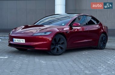 Седан Tesla Model 3 2024 в Києві