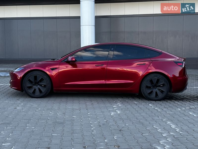 Седан Tesla Model 3 2024 в Києві