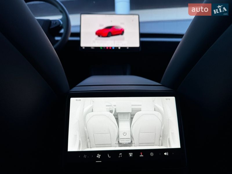 Седан Tesla Model 3 2024 в Києві