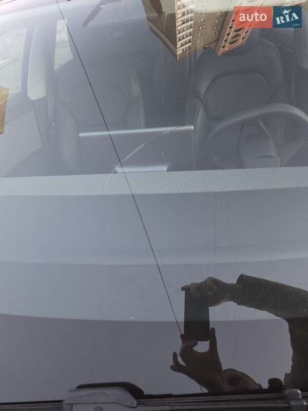 Седан Tesla Model 3 2024 в Киеве
