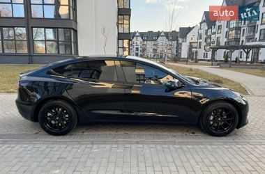Седан Tesla Model 3 2023 в Киеве