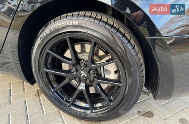 Седан Tesla Model 3 2023 в Киеве