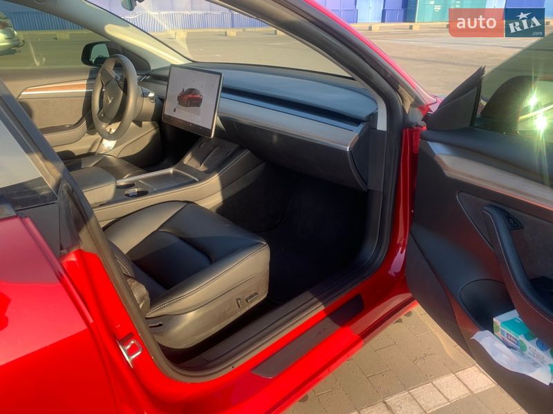 Седан Tesla Model 3 2022 в Виннице