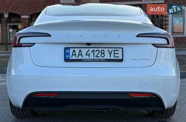 Седан Tesla Model 3 2024 в Києві