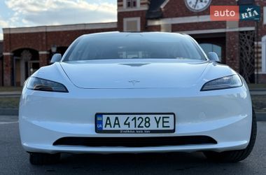 Седан Tesla Model 3 2024 в Киеве
