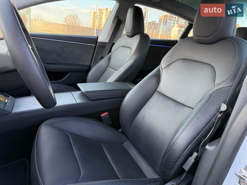 Седан Tesla Model 3 2024 в Києві