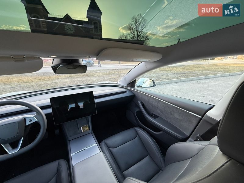 Седан Tesla Model 3 2024 в Києві