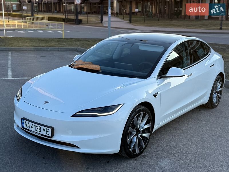 Седан Tesla Model 3 2024 в Києві
