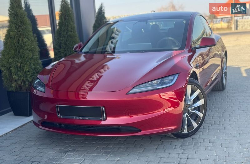 Седан Tesla Model 3 2024 в Ивано-Франковске