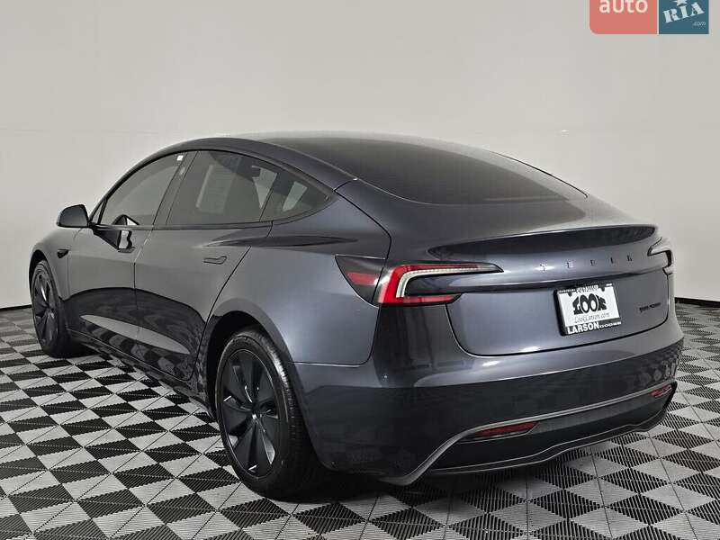 Седан Tesla Model 3 2025 в Львове
