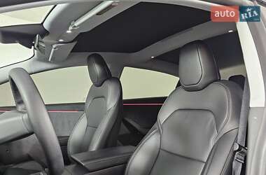 Седан Tesla Model 3 2025 в Львове