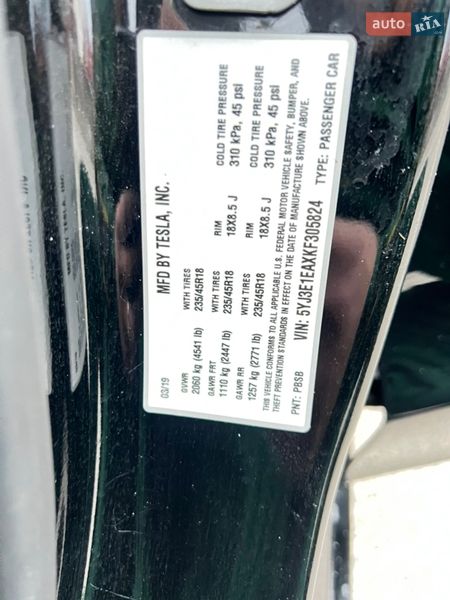 Седан Tesla Model 3 2019 в Дніпрі