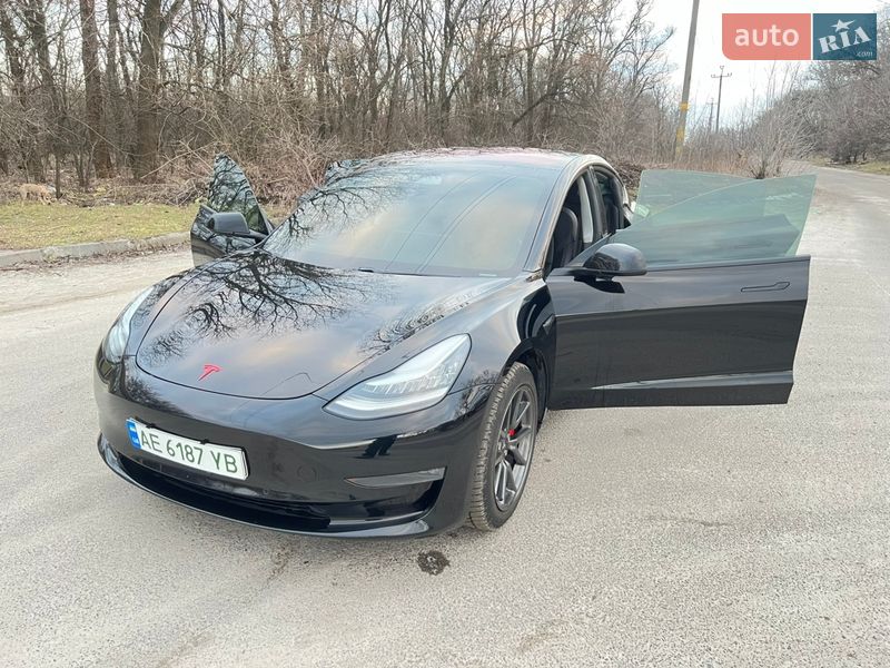 Седан Tesla Model 3 2019 в Дніпрі