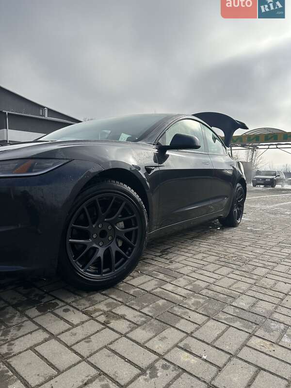 Седан Tesla Model 3 2025 в Черновцах фото 4 Седан Tesla Model 3 2025 в Черновцах
