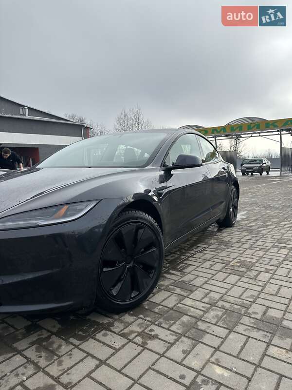 Седан Tesla Model 3 2025 в Черновцах фото 7 Седан Tesla Model 3 2025 в Черновцах
