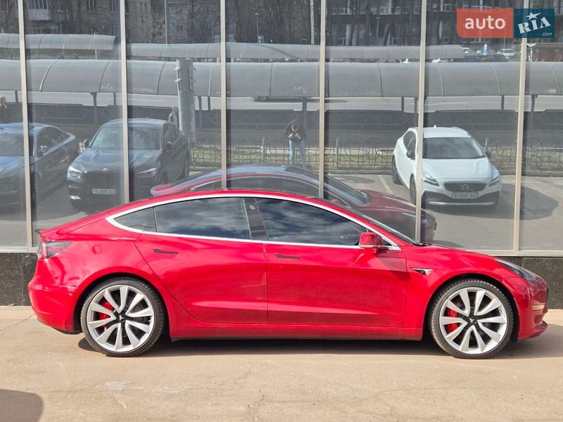 Седан Tesla Model 3 2019 в Киеве