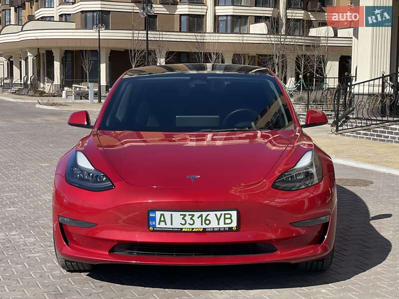 Седан Tesla Model 3 2022 в Киеве