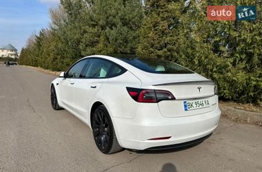 Седан Tesla Model 3 2022 в Ровно