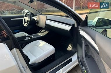 Седан Tesla Model 3 2022 в Ровно