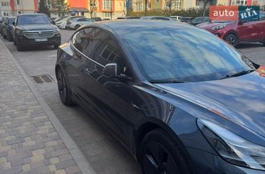 Седан Tesla Model 3 2022 в Киеве