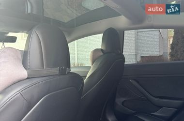 Седан Tesla Model 3 2022 в Киеве