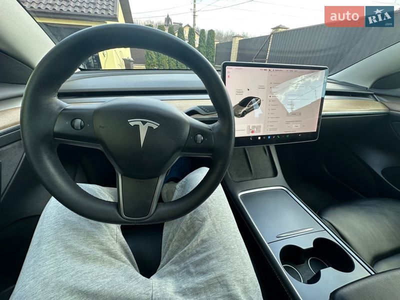 Седан Tesla Model 3 2022 в Виннице