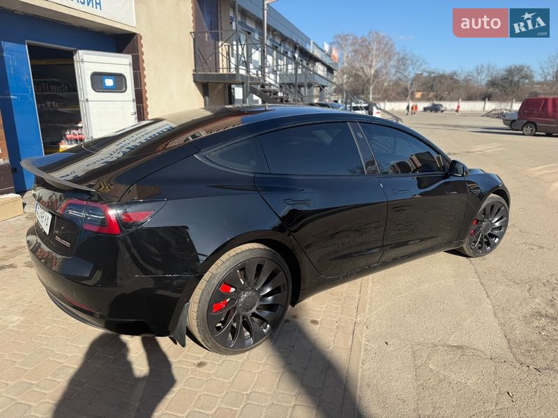 Седан Tesla Model 3 2023 в Киеве