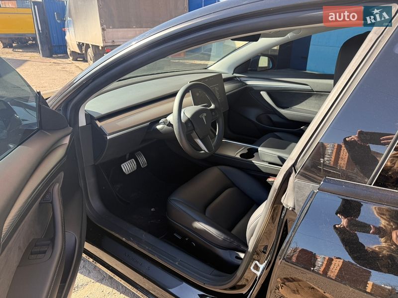 Седан Tesla Model 3 2023 в Киеве