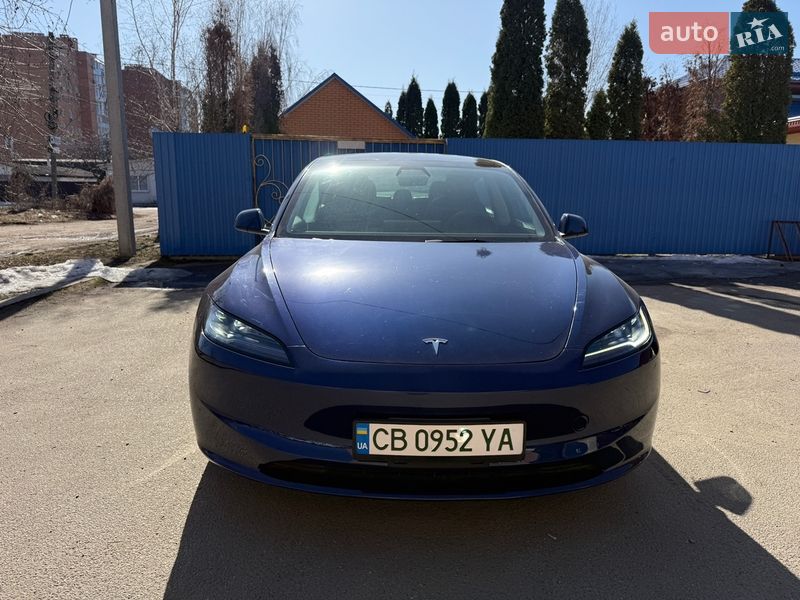 Седан Tesla Model 3 2024 в Києві