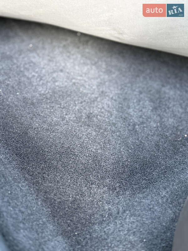 Седан Tesla Model 3 2023 в Стрию