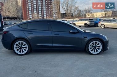 Седан Tesla Model 3 2022 в Киеве