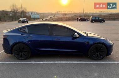 Седан Tesla Model 3 2024 в Ровно