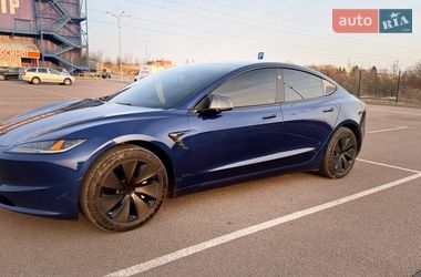Седан Tesla Model 3 2024 в Ровно