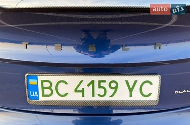Седан Tesla Model 3 2024 в Ровно