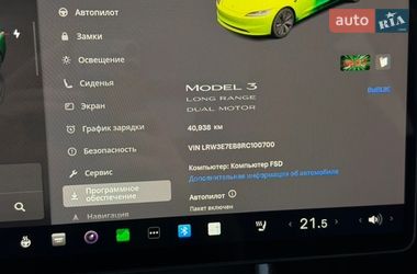 Седан Tesla Model 3 2024 в Ровно