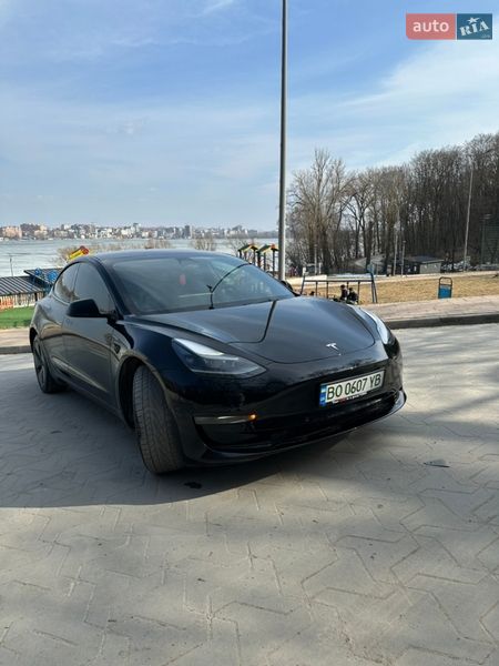 Седан Tesla Model 3 2022 в Тернополі